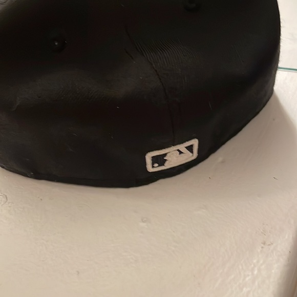 Chicago White Sox NewEra 59fifty fitted cap 7 1/4 with Chicago flag - Picture 2 of 4